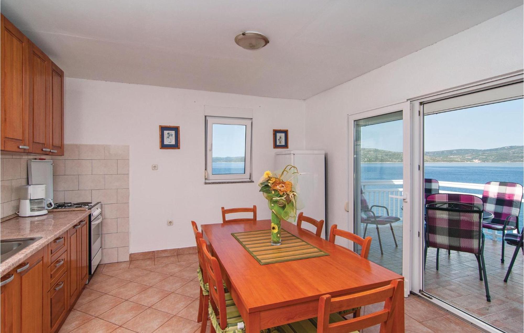 2 Bedroom Awesome Apartment In Drvenik Veliki المظهر الخارجي الصورة