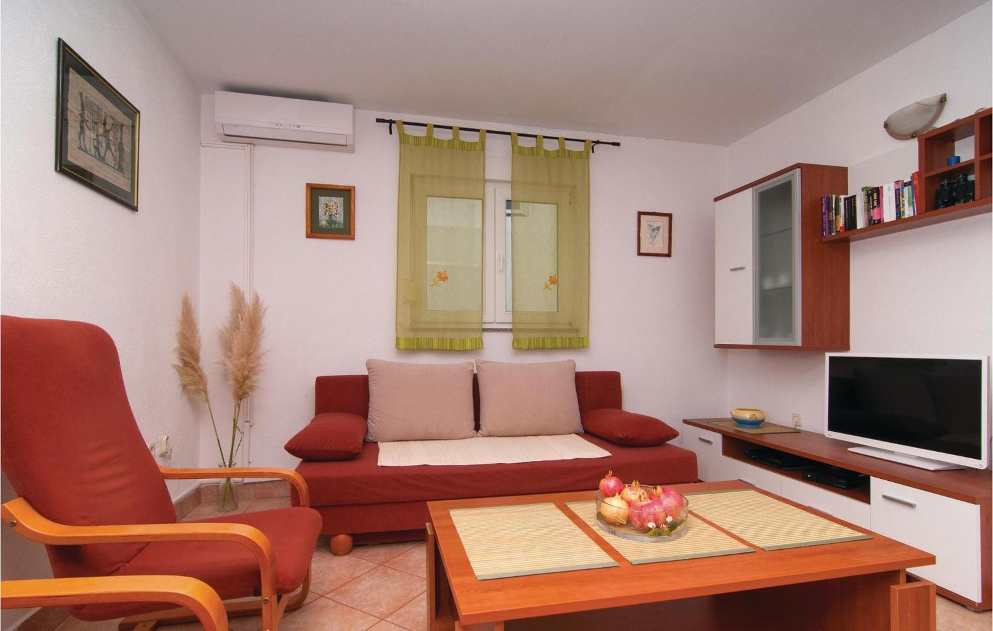 2 Bedroom Awesome Apartment In Drvenik Veliki المظهر الخارجي الصورة