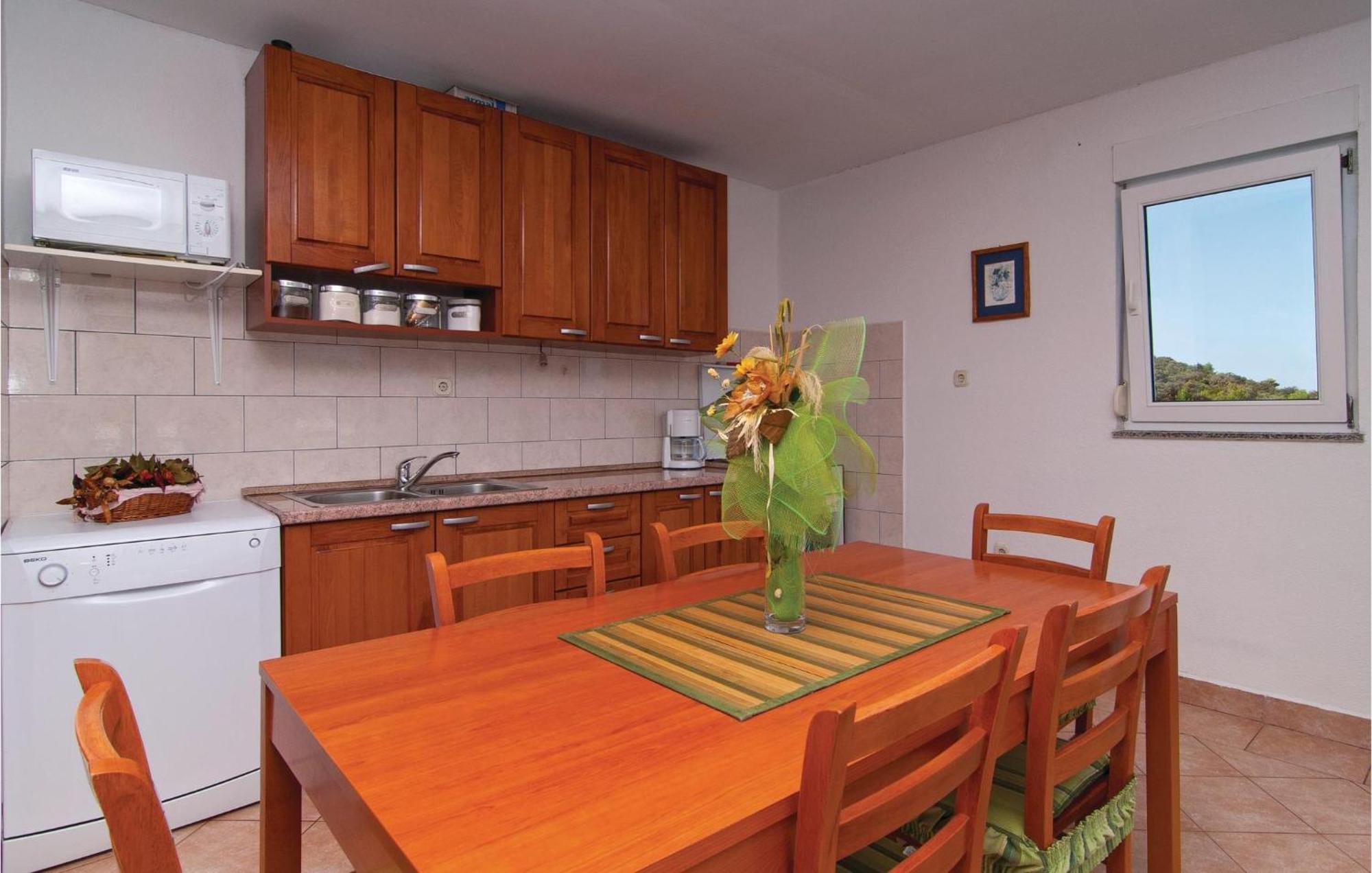 2 Bedroom Awesome Apartment In Drvenik Veliki المظهر الخارجي الصورة